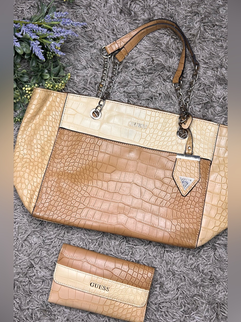 VTG y2k GUESS Two-Tone Croc-Embossed Shoulder Bag in Beige and Tan